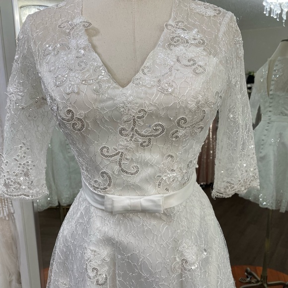 Dress with lace and sequins mid length sleeves - Picture 5 of 6